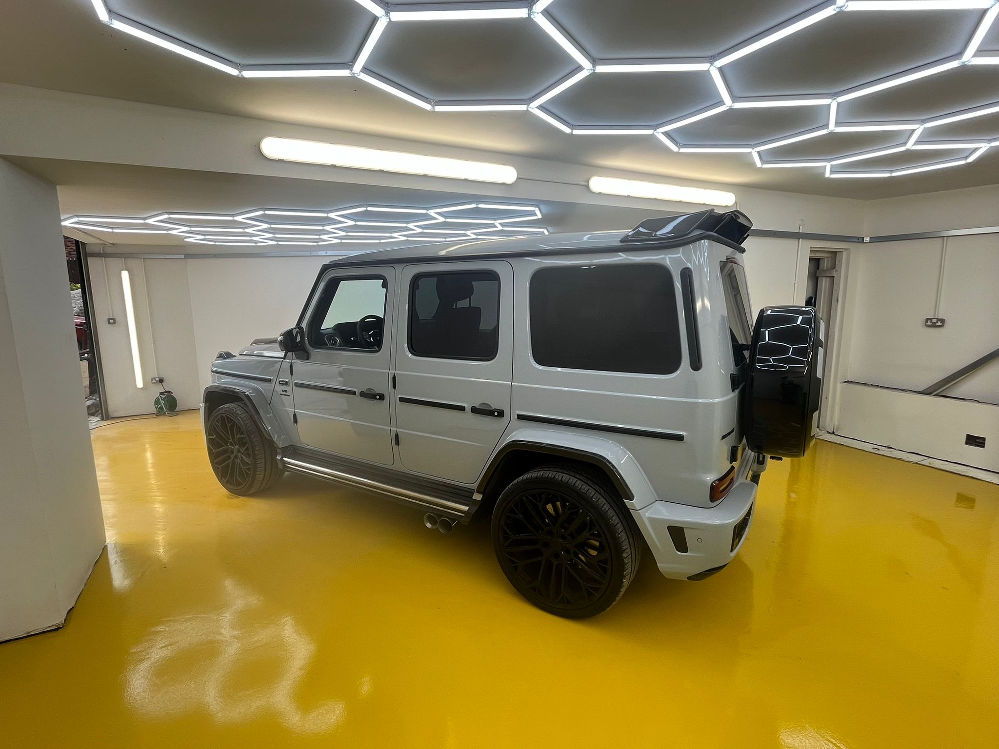 Mercedes Benz transparent service